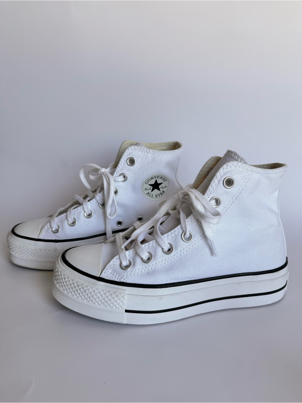 Converse Women’s Chuck Taylor All Star Lift Platform Canvas Sneakers White Size